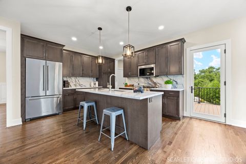 Tiny photo for 831 Avon Court, Glen Ellyn, IL 60137 (MLS # 12472196)