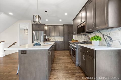 Tiny photo for 831 Avon Court, Glen Ellyn, IL 60137 (MLS # 12472196)