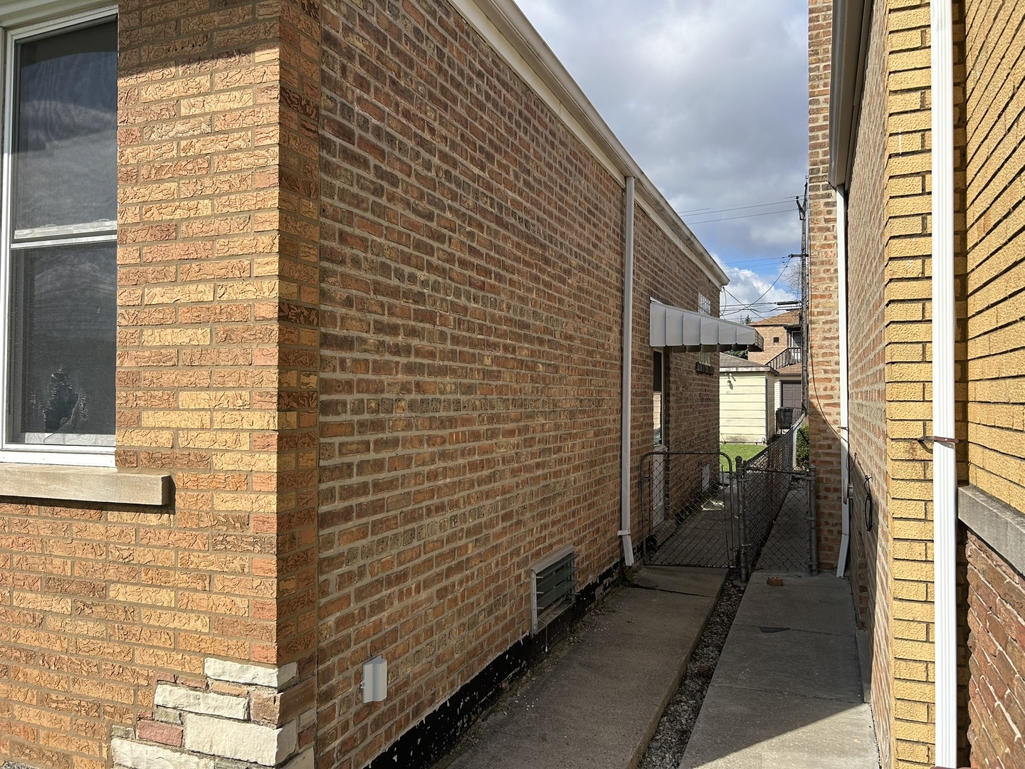 5040 S LEAMINGTON Avenue