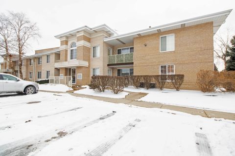4227 W 76th Street 208 Chicago IL 60652
