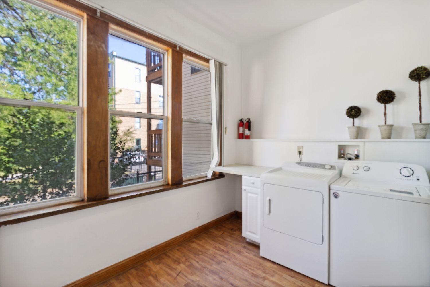 2527 N Ashland Avenue