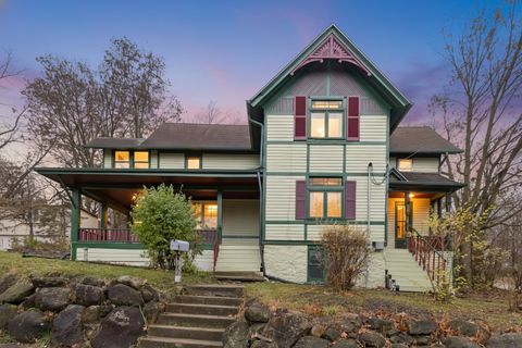 Photo of 1611 Oakes Avenue, Rockford, IL 61107 (MLS # 12524012)