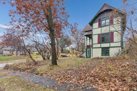 Tiny photo for 1611 Oakes Avenue, Rockford, IL 61107 (MLS # 12524012)