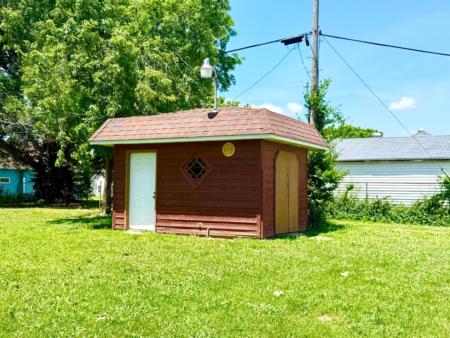 201 HELEN Street