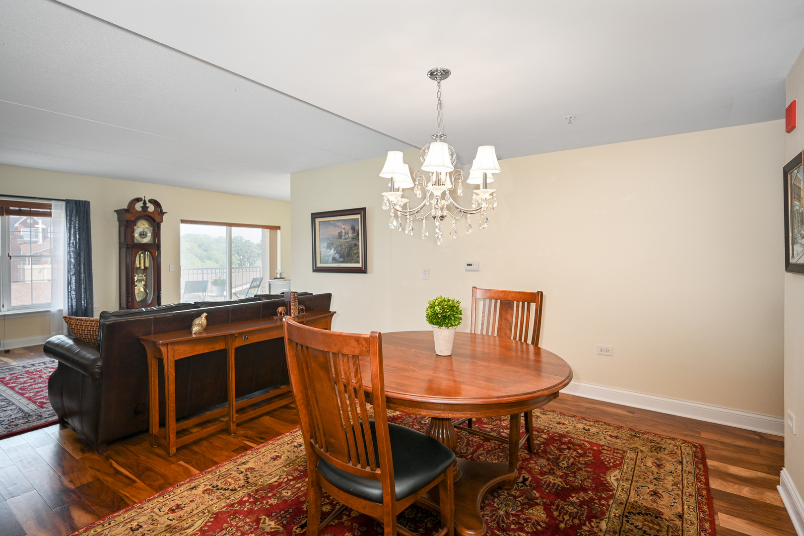 570 Crescent Boulevard 403