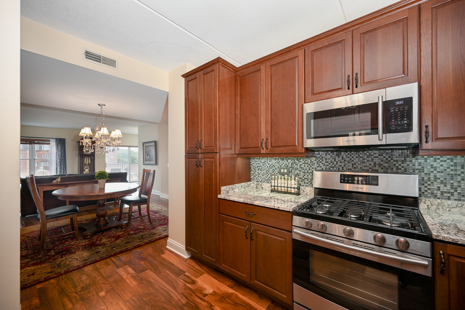 570 Crescent Boulevard 403