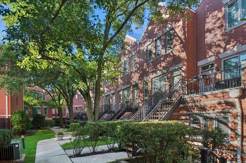 Tiny photo for 1541 W Henderson Street #D, Chicago, IL 60657 (MLS # 12491256)