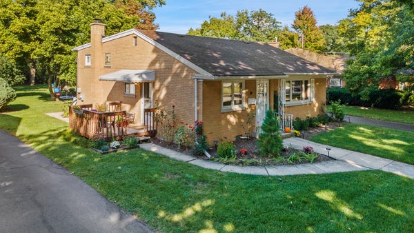 834 BEACH AVE, LA GRANGE PARK, IL 60526 - Image 4973ff1a76a0bcfbceb93a740ae58e49/250089074