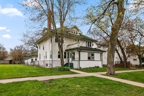 Tiny photo for 152 S Greenwood Avenue, Kankakee, IL 60901 (MLS # 12363090)