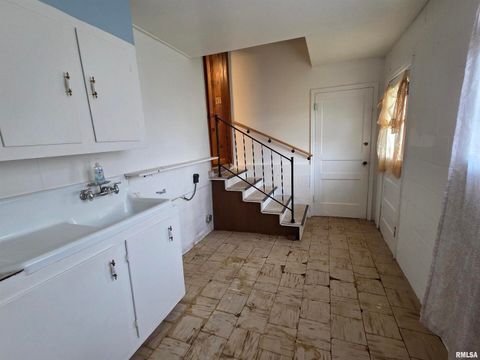 Tiny photo for 143 E POSEY Street, Shawneetown, IL 62984 (MLS # EB460663)