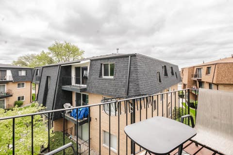 Tiny photo for 4917 W 109th Street #301, Oak Lawn, IL 60453 (MLS # 12727162)