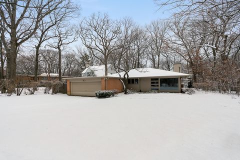 Photo of 135 Lakewood Place, Highland Park, IL 60035 (MLS # 12531937)