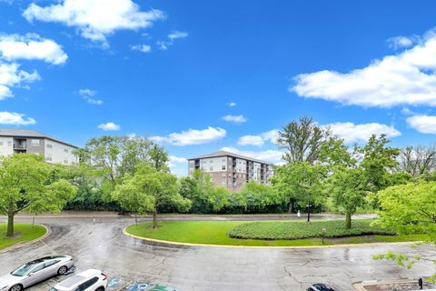 Tiny photo for 2015 S FINLEY Road #310, Lombard, IL 60148 (MLS # 12763583)