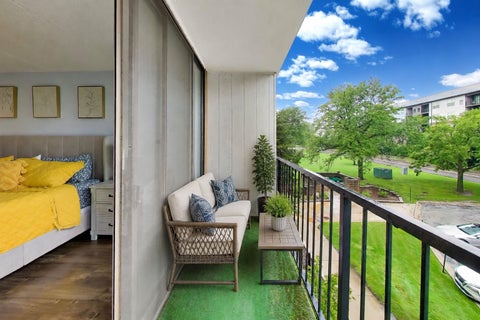 Tiny photo for 2015 S FINLEY Road #310, Lombard, IL 60148 (MLS # 12763583)