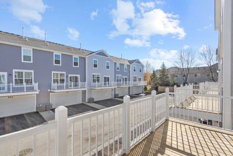 Tiny photo for 530 Wolverine Drive, Aurora, IL 60502 (MLS # 12586175)