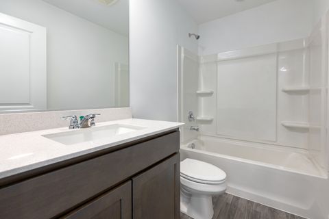 Tiny photo for 530 Wolverine Drive, Aurora, IL 60502 (MLS # 12586175)