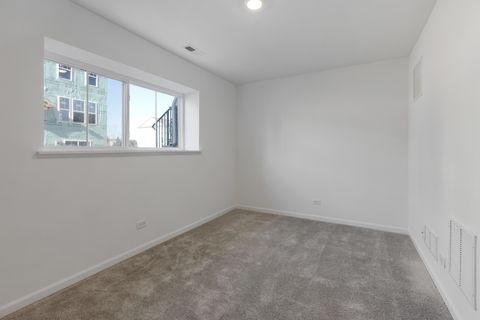 Tiny photo for 530 Wolverine Drive, Aurora, IL 60502 (MLS # 12586175)