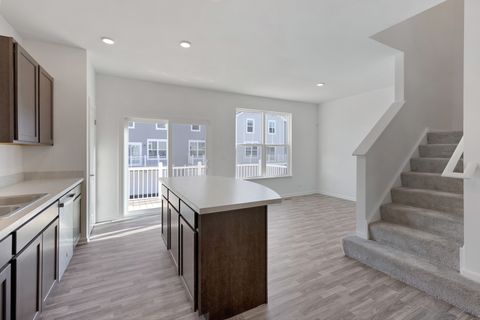 Tiny photo for 530 Wolverine Drive, Aurora, IL 60502 (MLS # 12586175)