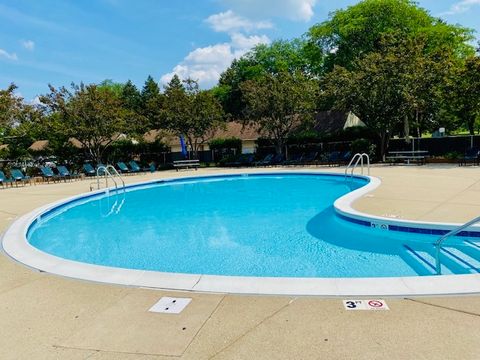 Tiny photo for 1217 S Old Wilke Road #11-406, Arlington Heights, IL 60005 (MLS # 12539640)