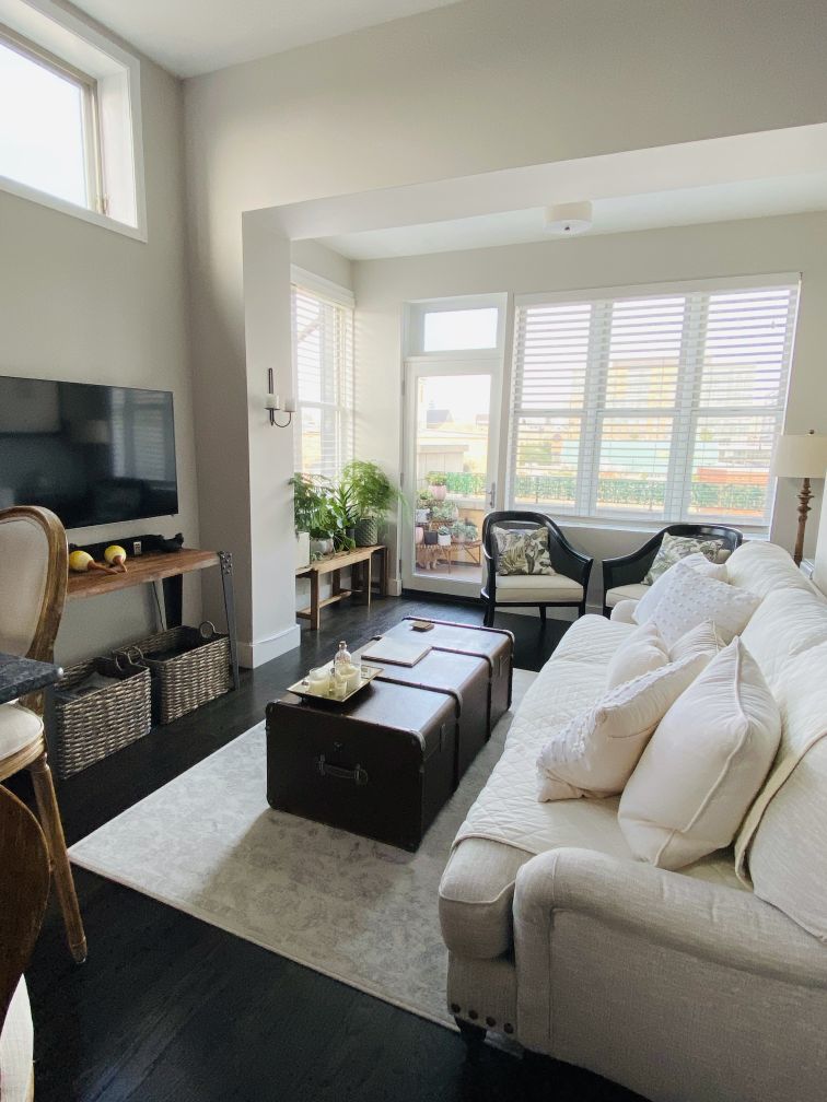 744 N May Street 401