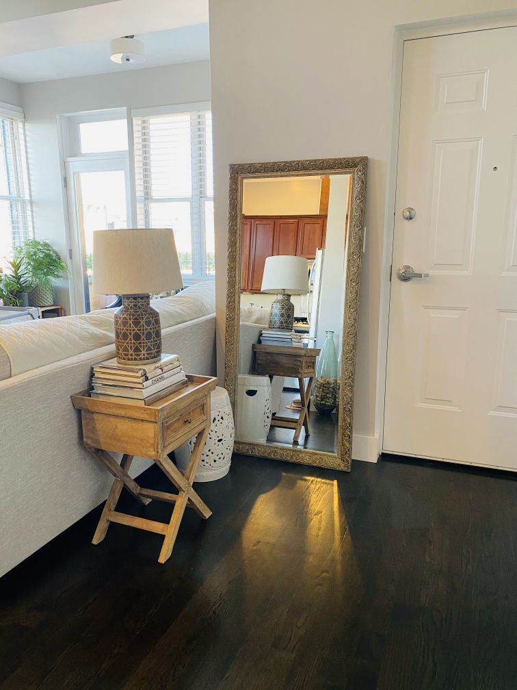 744 N May Street 401