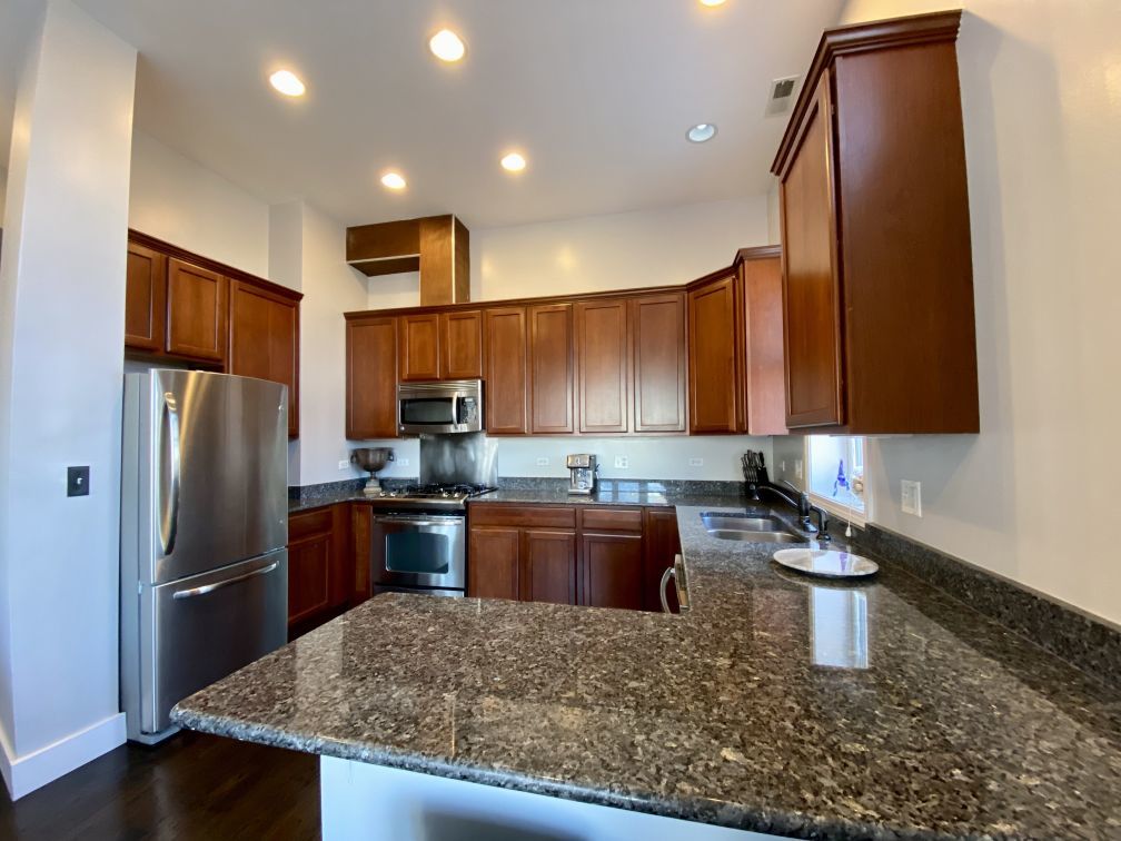 744 N May Street 401