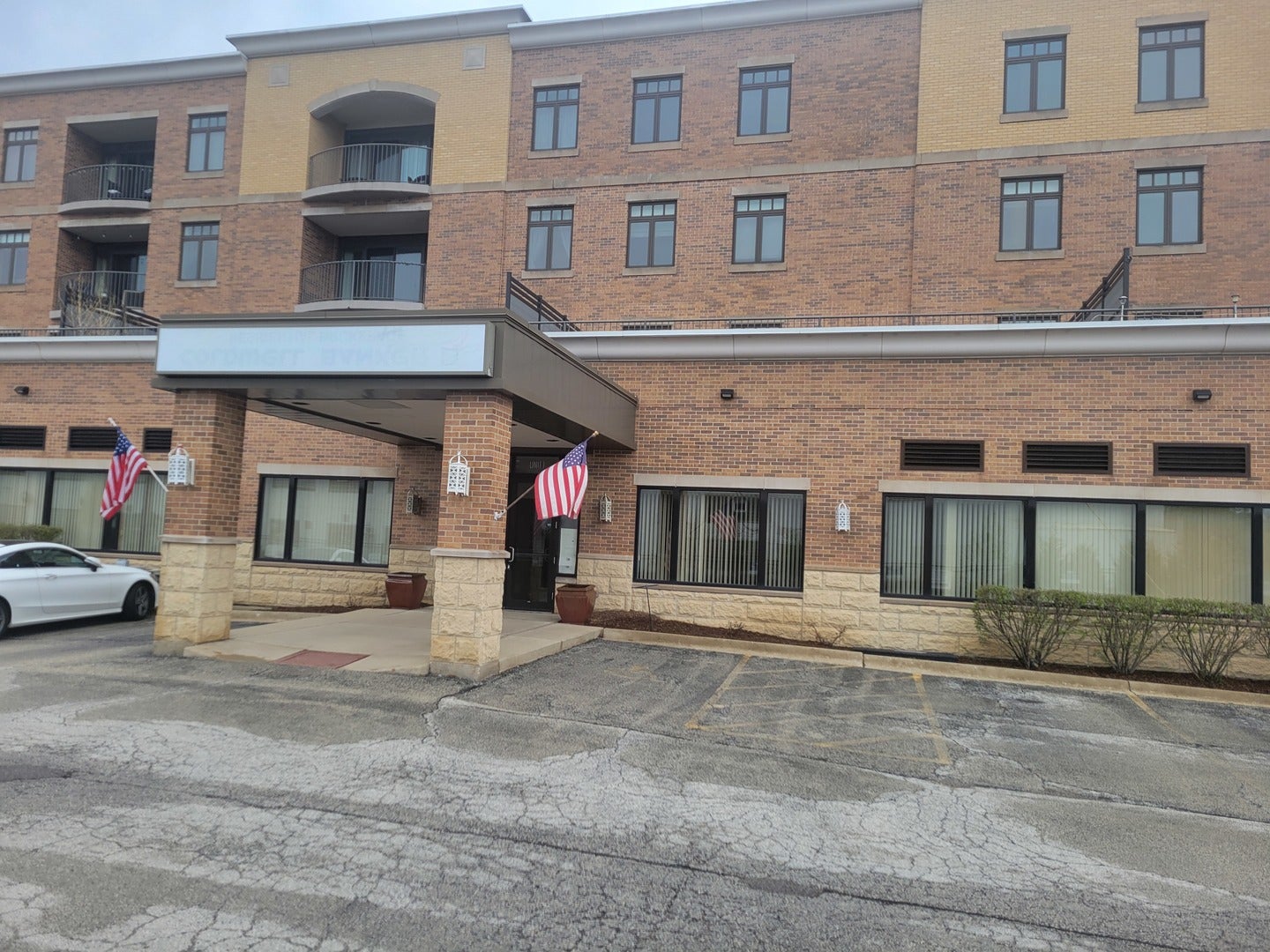 6400 N Northwest Highway