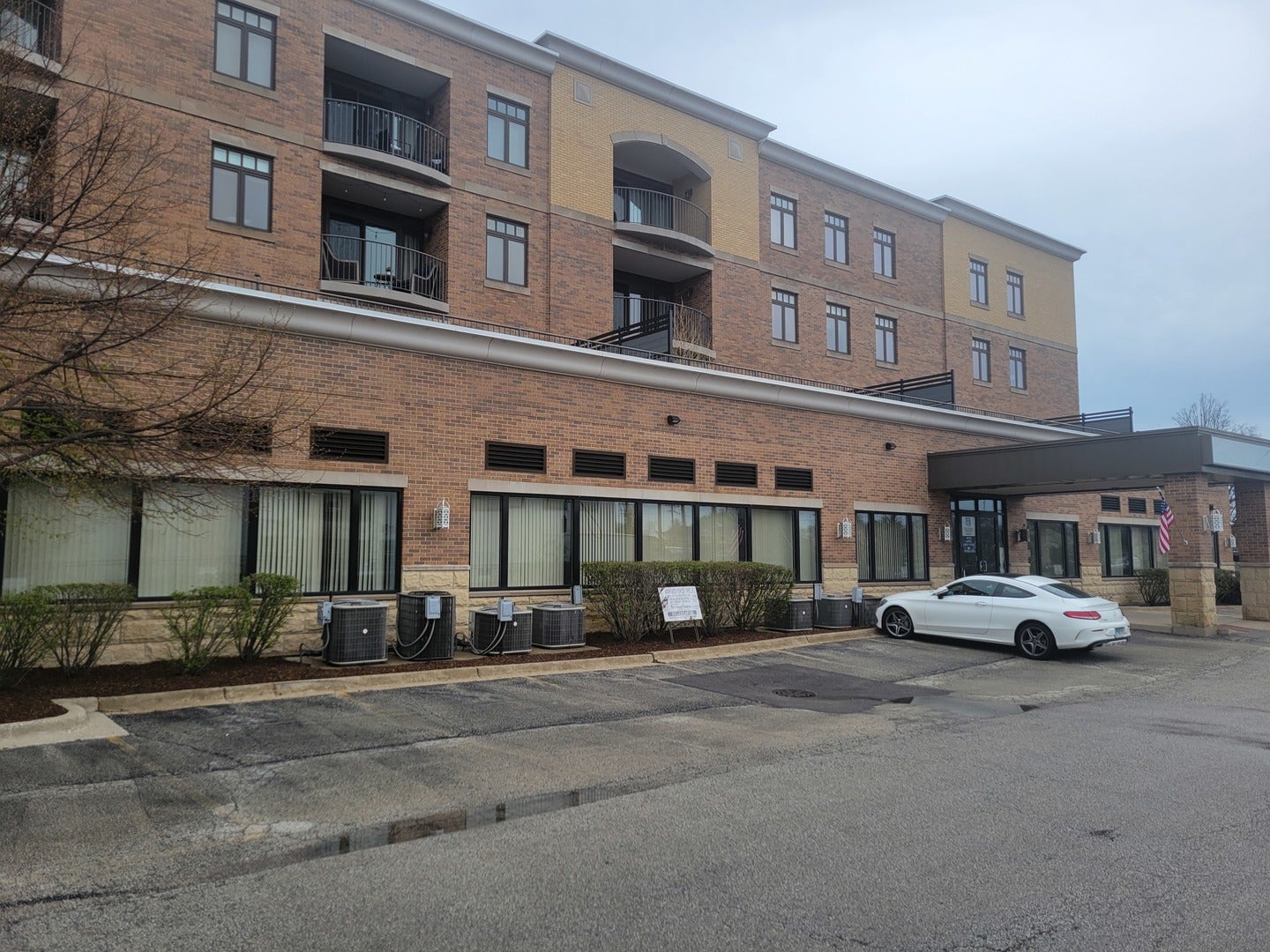 6400 N Northwest Highway