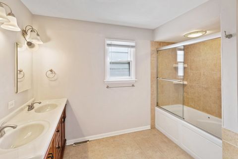 Tiny photo for 3636 EMERALD Avenue, Steger, IL 60475 (MLS # 12634699)
