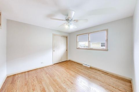 Tiny photo for 10108 Kilpatrick Avenue, Oak Lawn, IL 60453 (MLS # 12609278)