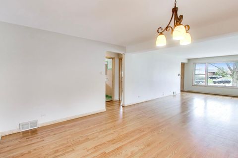 Tiny photo for 10108 Kilpatrick Avenue, Oak Lawn, IL 60453 (MLS # 12609278)