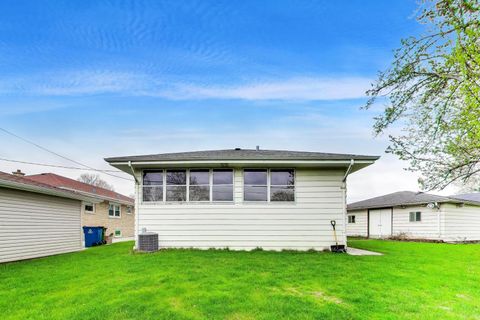 Tiny photo for 10108 Kilpatrick Avenue, Oak Lawn, IL 60453 (MLS # 12609278)