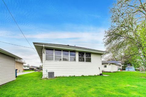 Tiny photo for 10108 Kilpatrick Avenue, Oak Lawn, IL 60453 (MLS # 12609278)