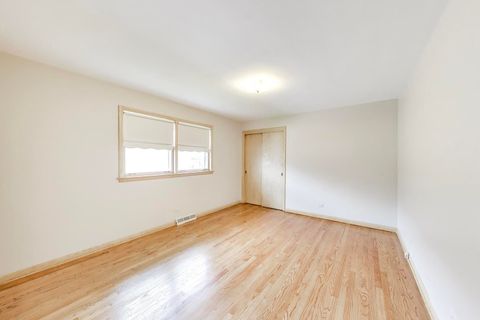 Tiny photo for 10108 Kilpatrick Avenue, Oak Lawn, IL 60453 (MLS # 12609278)