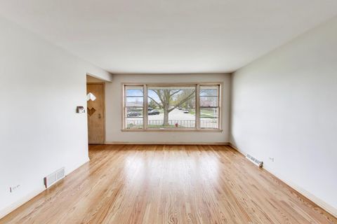 Tiny photo for 10108 Kilpatrick Avenue, Oak Lawn, IL 60453 (MLS # 12609278)