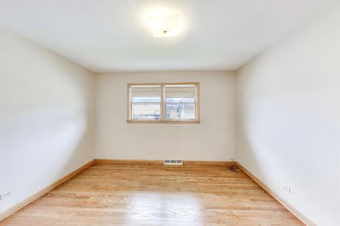 Tiny photo for 10108 Kilpatrick Avenue, Oak Lawn, IL 60453 (MLS # 12609278)