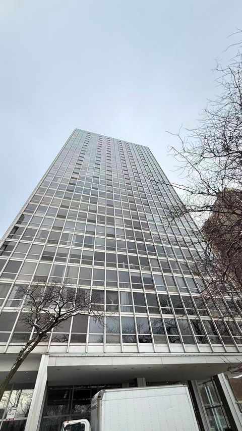 Tiny photo for 2400 N Lakeview Avenue #1009, Chicago, IL 60614 (MLS # 12549591)
