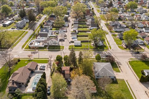 Tiny photo for 2416 7th Street, Moline, IL 61265 (MLS # 12623967)