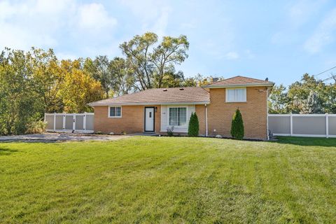Tiny photo for 128 S Villa Avenue S, Addison, IL 60101 (MLS # 12496213)