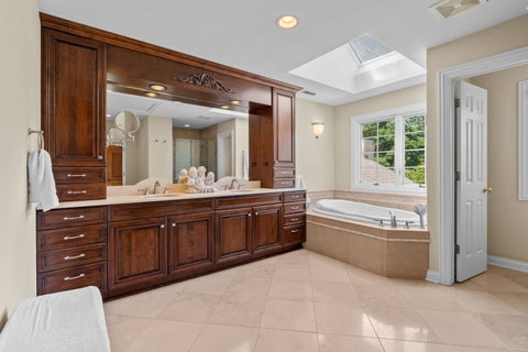 Tiny photo for 716 Old Westbury Court, Crystal Lake, IL 60012 (MLS # 12609153)