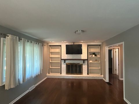 Tiny photo for 1317 N Mitchell Avenue, Arlington Heights, IL 60004 (MLS # 12445496)