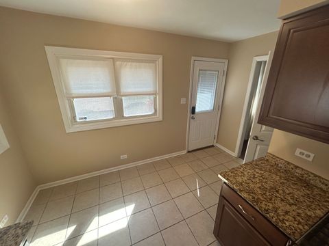 Tiny photo for 1317 N Mitchell Avenue, Arlington Heights, IL 60004 (MLS # 12445496)