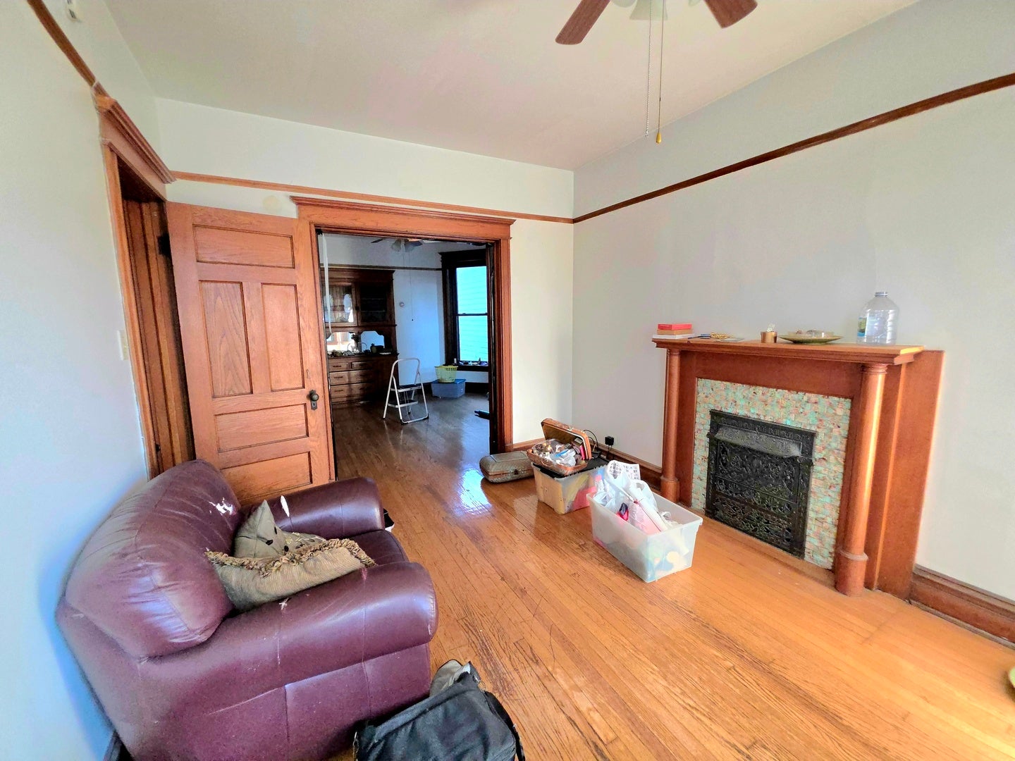 1908 W Cuyler Avenue