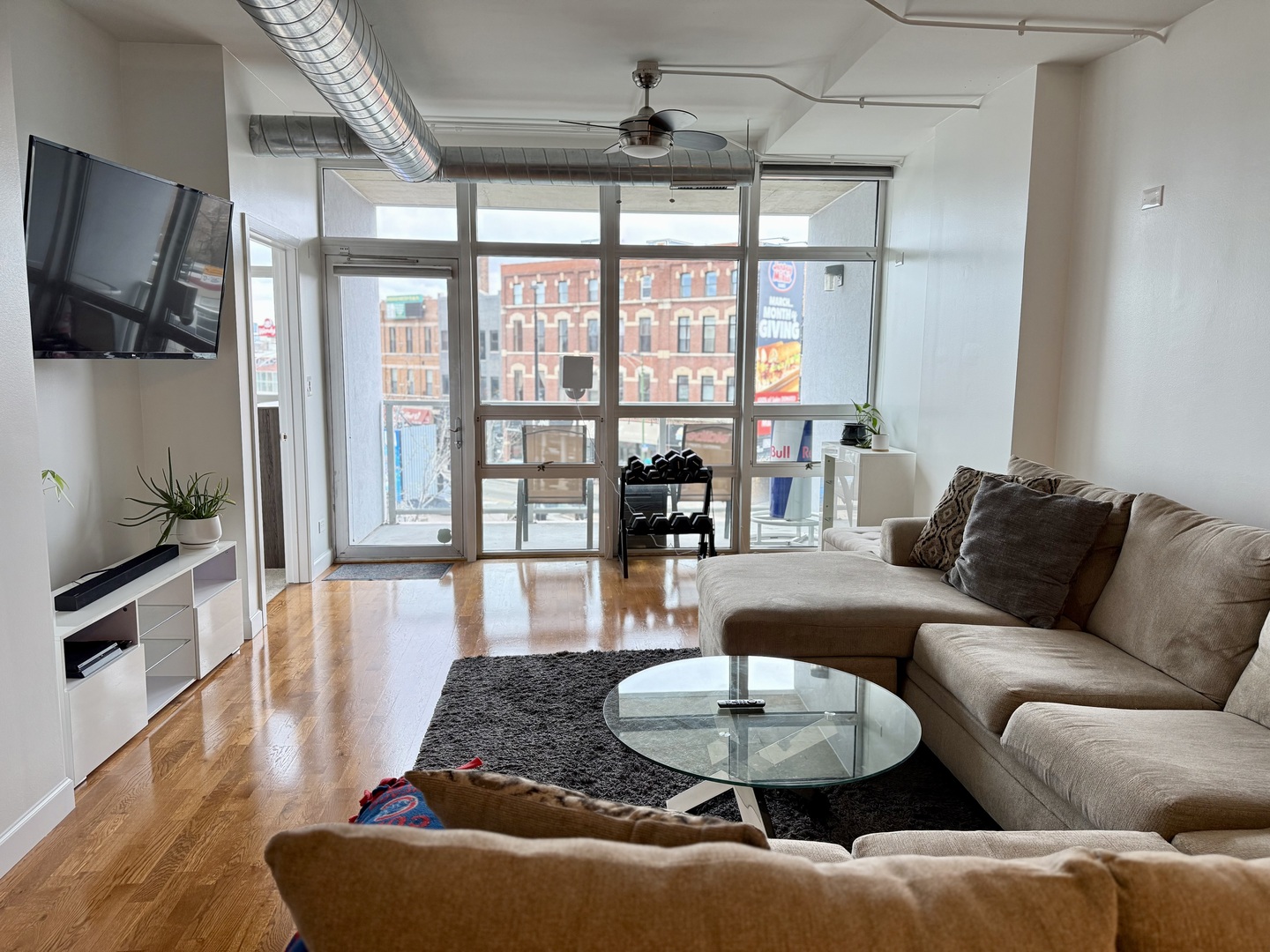 1610 W Fullerton Avenue 303