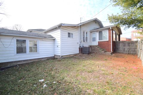 Tiny photo for 1715 Oakland Avenue, Mt Vernon, IL 62864 (MLS # 12567959)