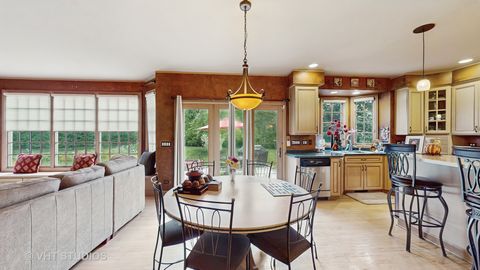 Tiny photo for 1527 Lexington Circle, Schaumburg, IL 60173 (MLS # 12416861)