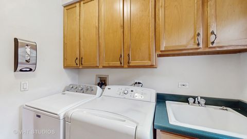 Tiny photo for 1527 Lexington Circle, Schaumburg, IL 60173 (MLS # 12416861)