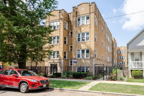1916 N Drake Avenue 1W Chicago IL 60647