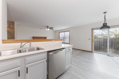 Tiny photo for 26 Vermont Avenue, Bloomington, IL 61701 (MLS # 12502149)