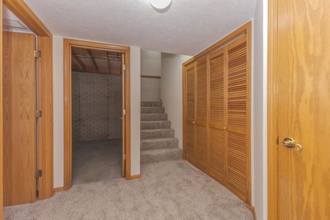 Tiny photo for 26 Vermont Avenue, Bloomington, IL 61701 (MLS # 12502149)